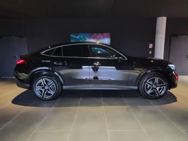 Mercedes Glc coupe 300 e hybrid eq 9g-tronic 4matic — photo 41