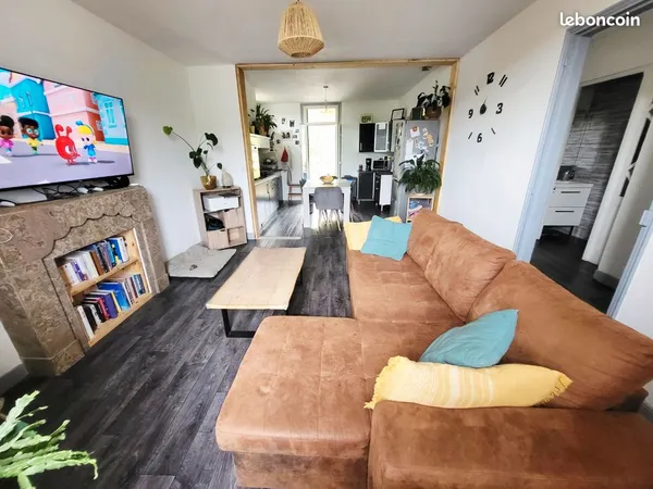 Appartement/ Terrasse + Jardin + Cave + Garage