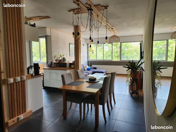 Grand T2 de 53m2 - Vue exceptionnelle, loggia et cave
