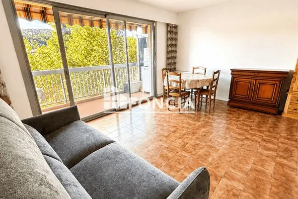 Studio 1 pièce 27 m²