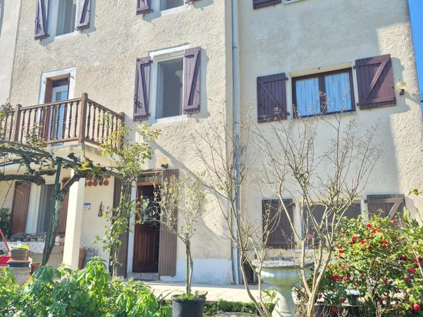 MAISON 8 PIECES DE 177M2