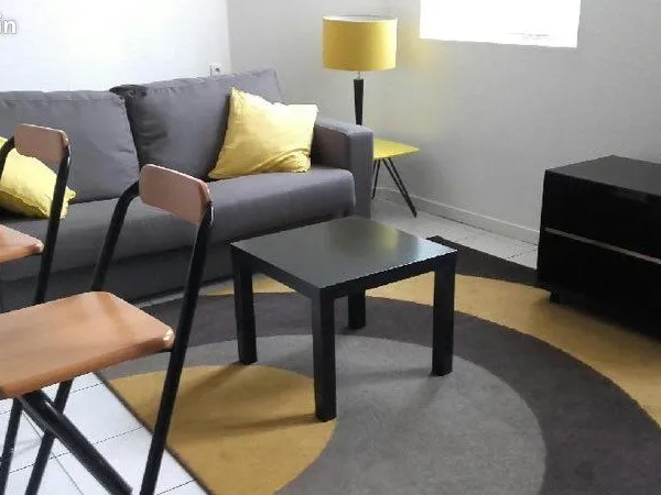 Appartement Location Bordeaux 1p 25m² 570€