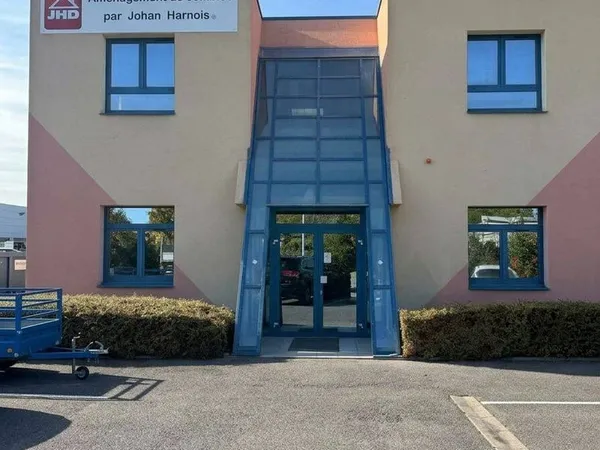 Bâtiment 348 m²