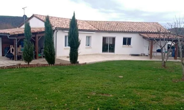 Maison de plain pied F5 en Tbe De 136M2 habitable Sur 1439M2 De Terrain