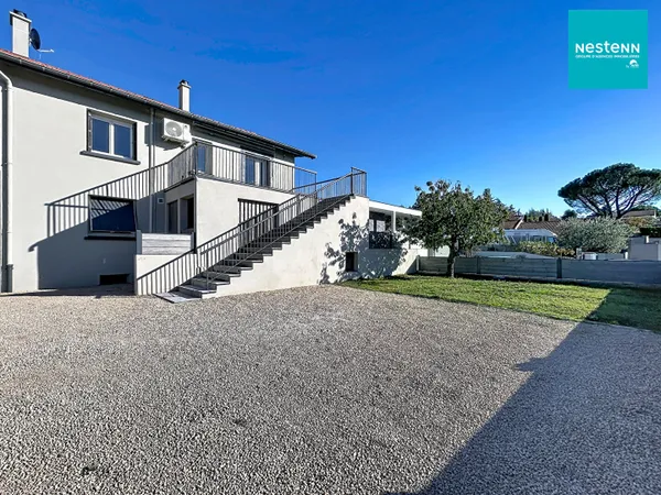 Saint-Just-Saint-Rambert : Appartement de standing avec terrain, terrasse, stationnement et cave !