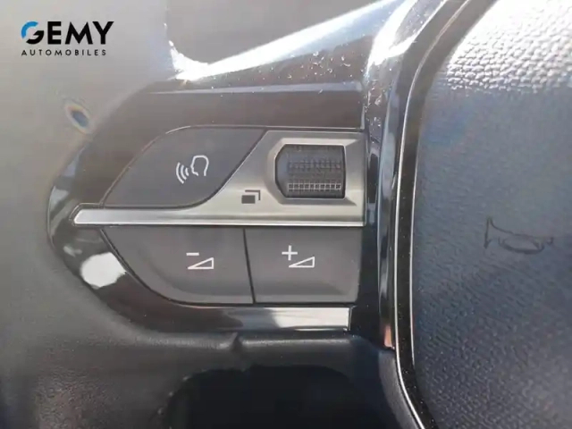 Peugeot 2008 puretech 100 s&amp;s bvm6 — photo 16