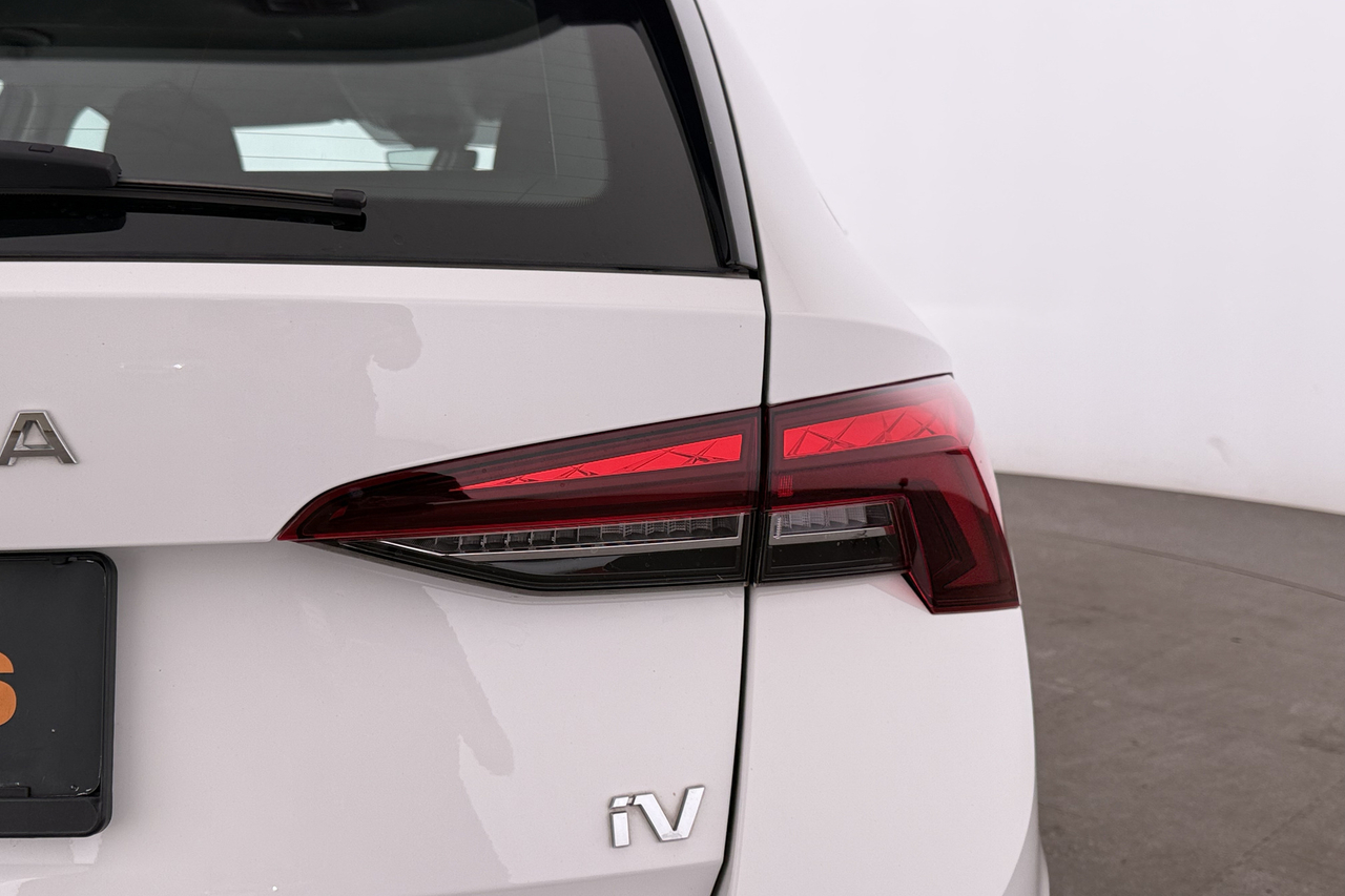 Skoda Octavia Combi — photo 10