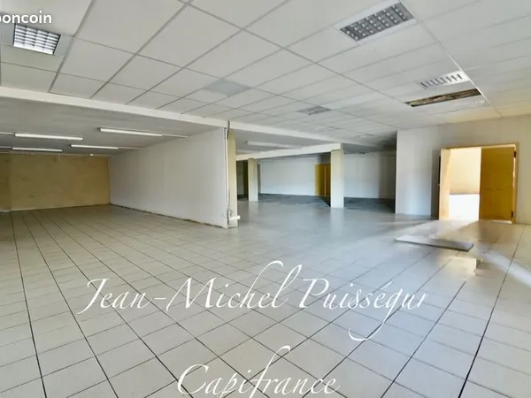 Bureaux 750 m²
