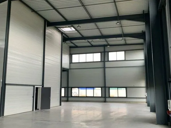 LOCAL D'ACTIVITE 298 m² SAINT QUENTIN FALLAVIER