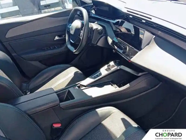 Peugeot 308 phev 180 e-eat8 — photo 13