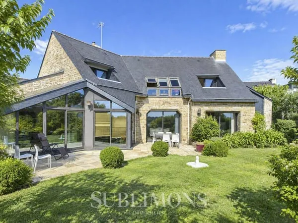 Villa 6 pièces 221 m²