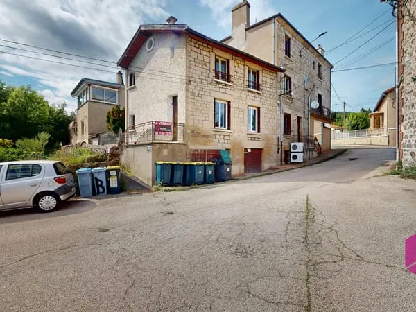 IMMEUBLE COMPLET À RÉNOVER AVEC HAUT POTENTIEL LOCATIF