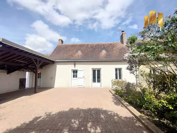 Longère plus 2 maisons sur 20 000 m² de terrain