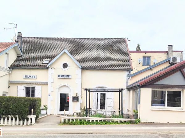 Cession fonds de commerce d'un vaste restaurant, bar, terrasse, appartement de fonction, licence IV