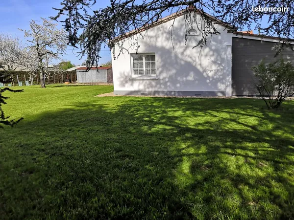 Maison entièrement rénovée avec jardin et grande terrasse