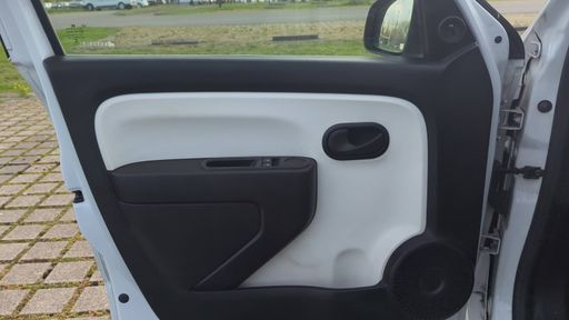 Renault Twingo 1.0 SCe 70 - Zen – 2017 – 94028 km – Essence – Boîte Manuelle — photo 23