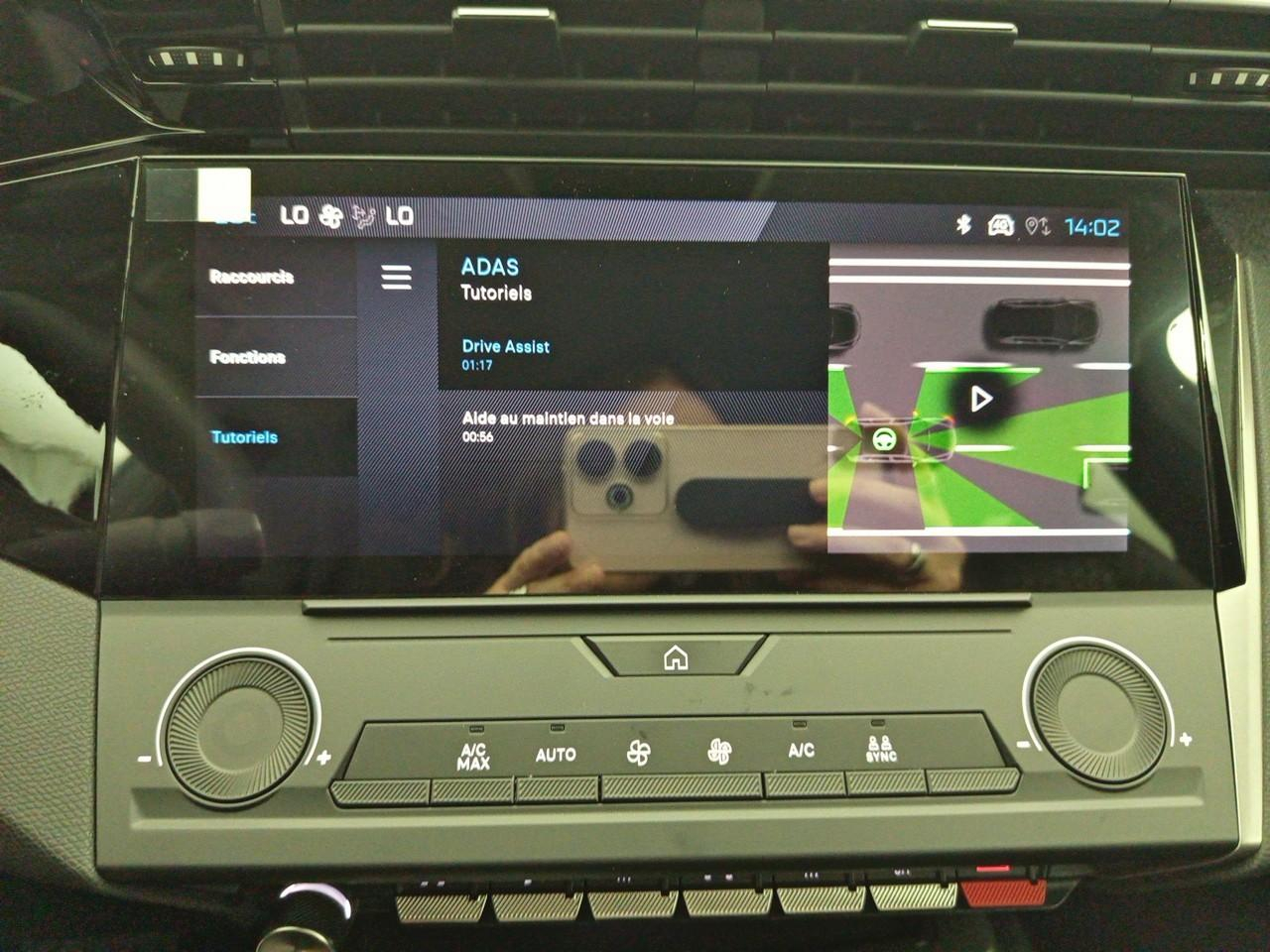 Peugeot 308 hybrid 145 e-dcs6 allure — photo 29