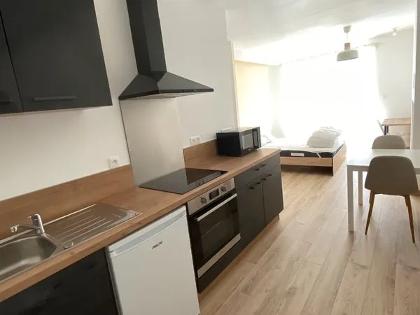 Studio meublé de 30 m² rénové - les rouges terres