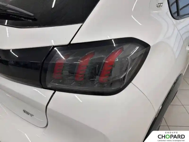 Peugeot 208 puretech 100 s&amp;s eat8 — photo 9