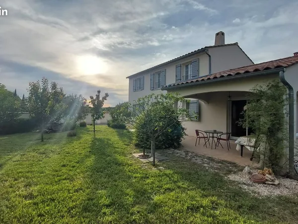 VAISON-LA-ROMAINE - Maison de charme de 120 m² avec jardin plein Sud et terrain piscinable - 499 000