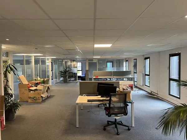 Boutique 2 pièces 243 m²