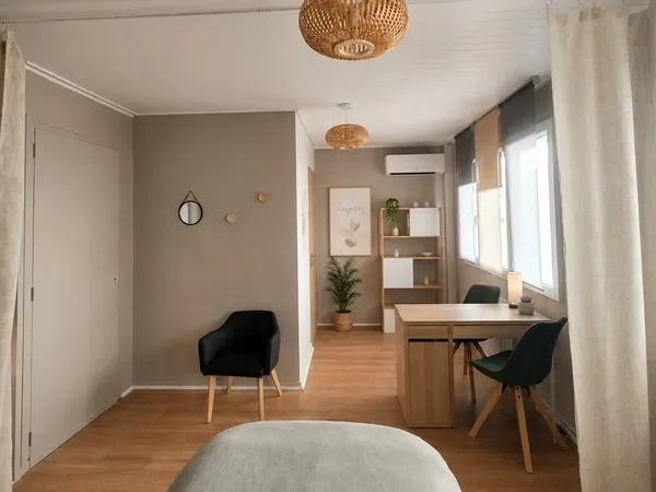 Sous-location cabinet équipé et climatisé au centre d'Annecy - 1 à 3 jours / semaine