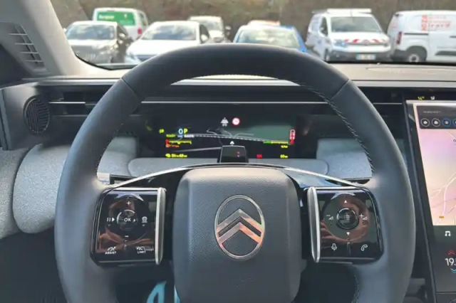 Citroën C5 Aircross hybride rechargeable 195 e-eat7 — photo 93