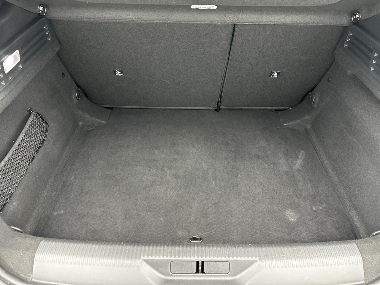 Peugeot 308 hybrid 145 e-dcs6 allure — photo 6
