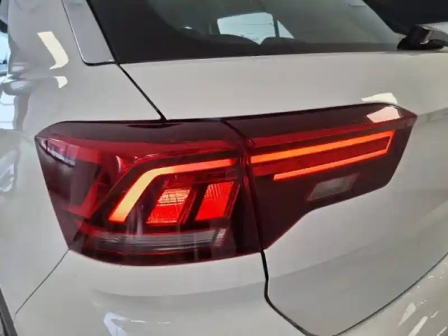 Volkswagen T-Roc 1.0 tsi 110ch life — photo 9