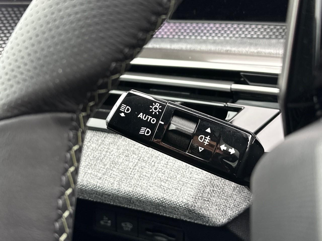 Peugeot 3008 hybrid 145 e-dcs6 gt — photo 17