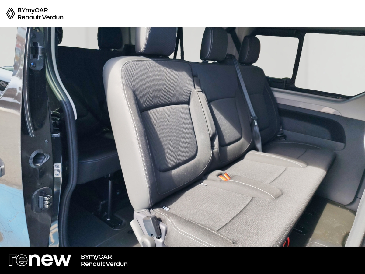 Renault Trafic Blue dCi 170 auto — photo 12