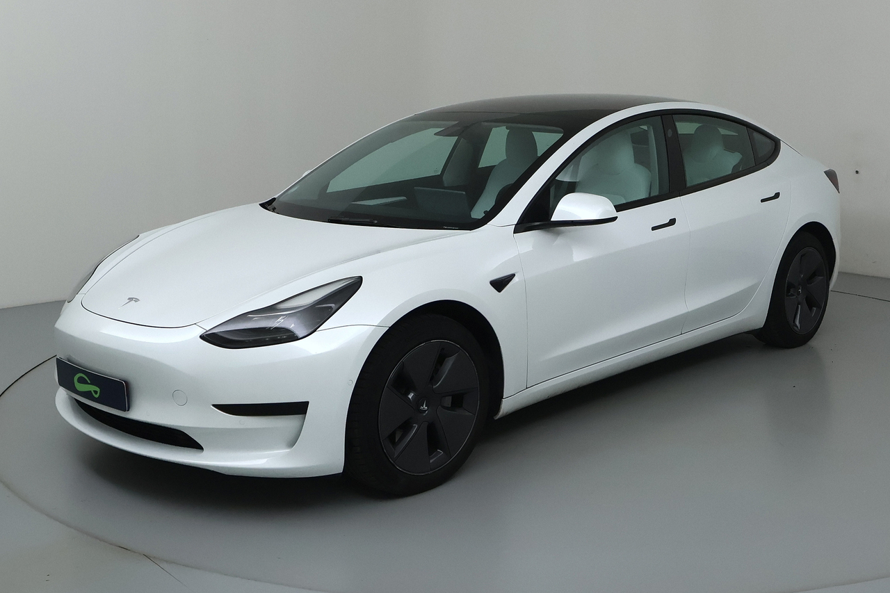 Tesla MODEL 3 — photo 1