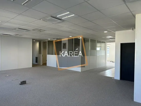 Bureau 333 m²