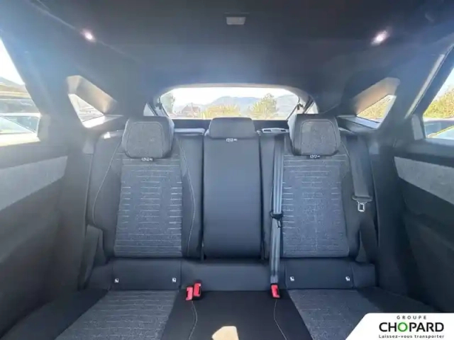 Peugeot 3008 hybrid 145 e-dcs6 — photo 19