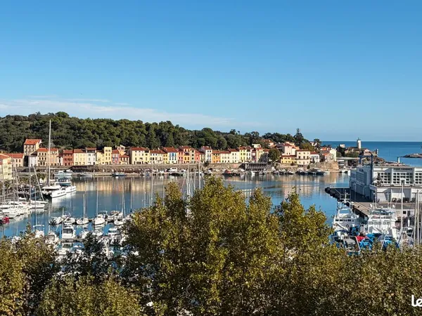 A louer - grand appartement duplex port vendres