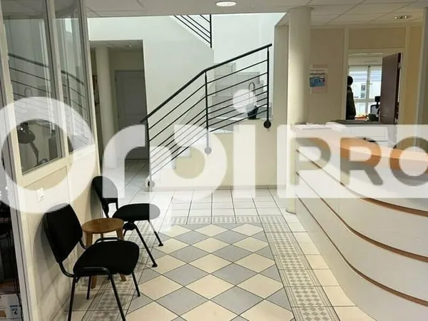 Bureaux 2 pièces 300 m²