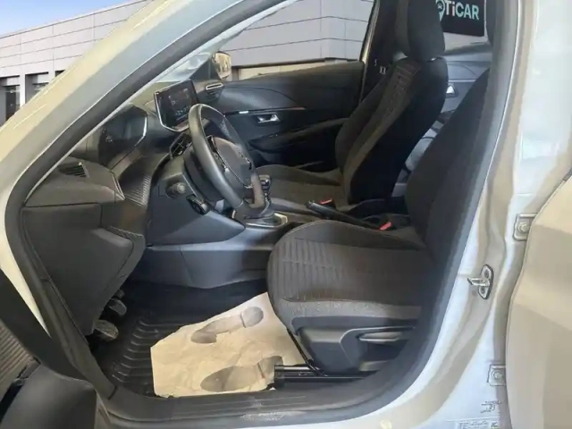 Peugeot 208 puretech 100 s&amp;s bvm6 — photo 9