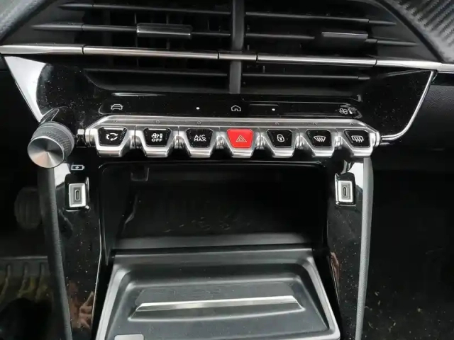 Peugeot 208 puretech 100 s&amp;s bvm6 — photo 17