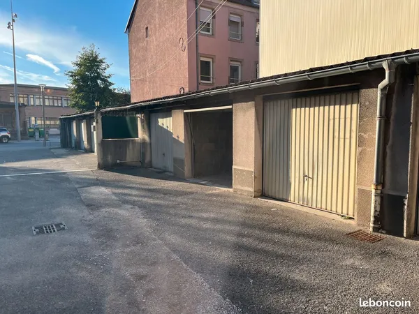 À vendre - Garage box fermé à Belfort, face à la gare