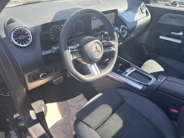 Mercedes Gla 250 e hybrid eq amg line — photo 8