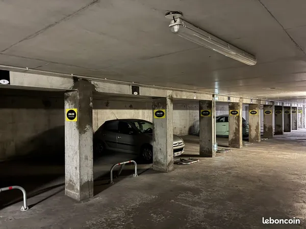 Places de parking à louer - Lyon 3 - Saint-Eusèbe