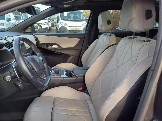 Ds Ds 7 ds7 crossback hybride e-tense 300 eat8 4x4 — photo 35