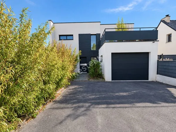 A Vendre Maison Melesse 7 pièces, 210m² habitables, 5 chambres dont une suite parentale au rez-de-ch