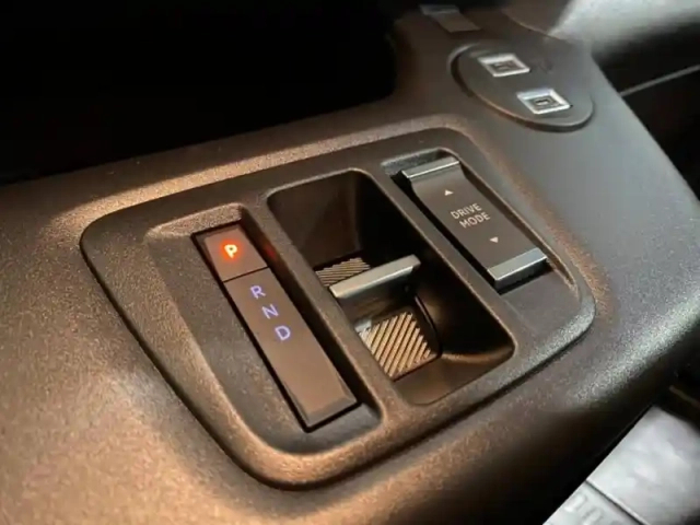 Peugeot Partner m diesel 130ch automatique pack premium connect — photo 10