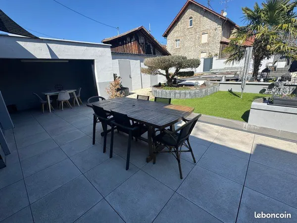 Maison de ville avec piscine