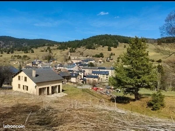 Terrain constructible à vendre sur le magnifique plateau du Capcir sur le village de Rieutort Puyval