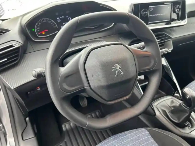 Peugeot 208 puretech 75 s&amp;s bvm5 — photo 81
