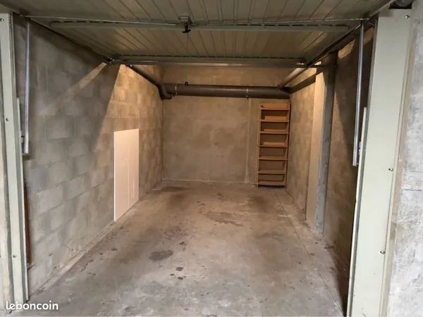 Garage fermé et sécurisé LYON 7