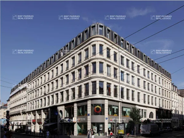 Bureaux 1580 m²