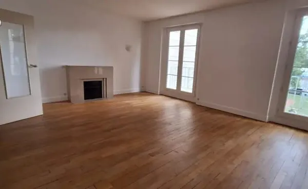 T3 lumineux avec 2 balcons, cave et cellier en centre-ville